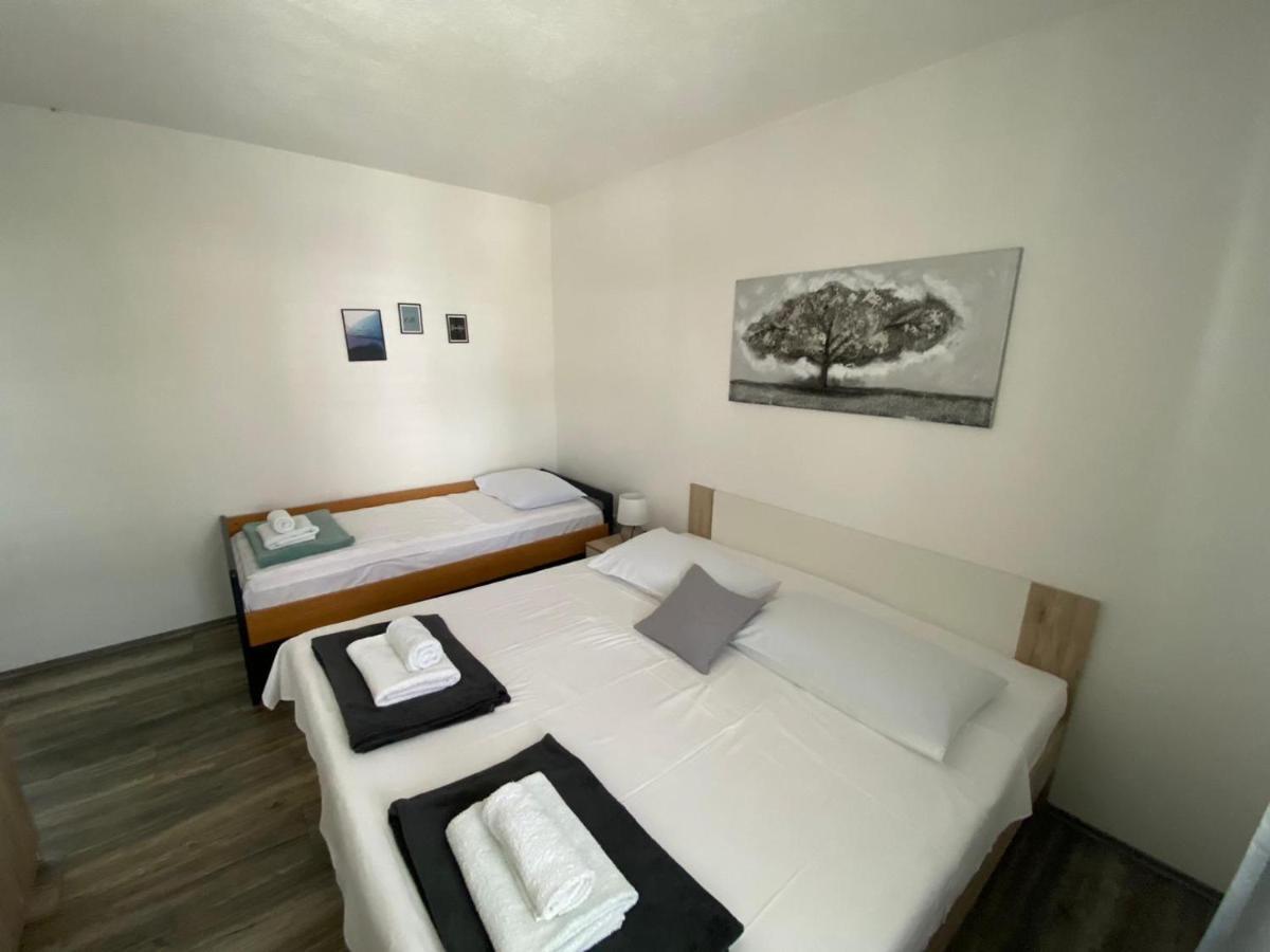 Apartmani Juricev Vodice Cameră foto