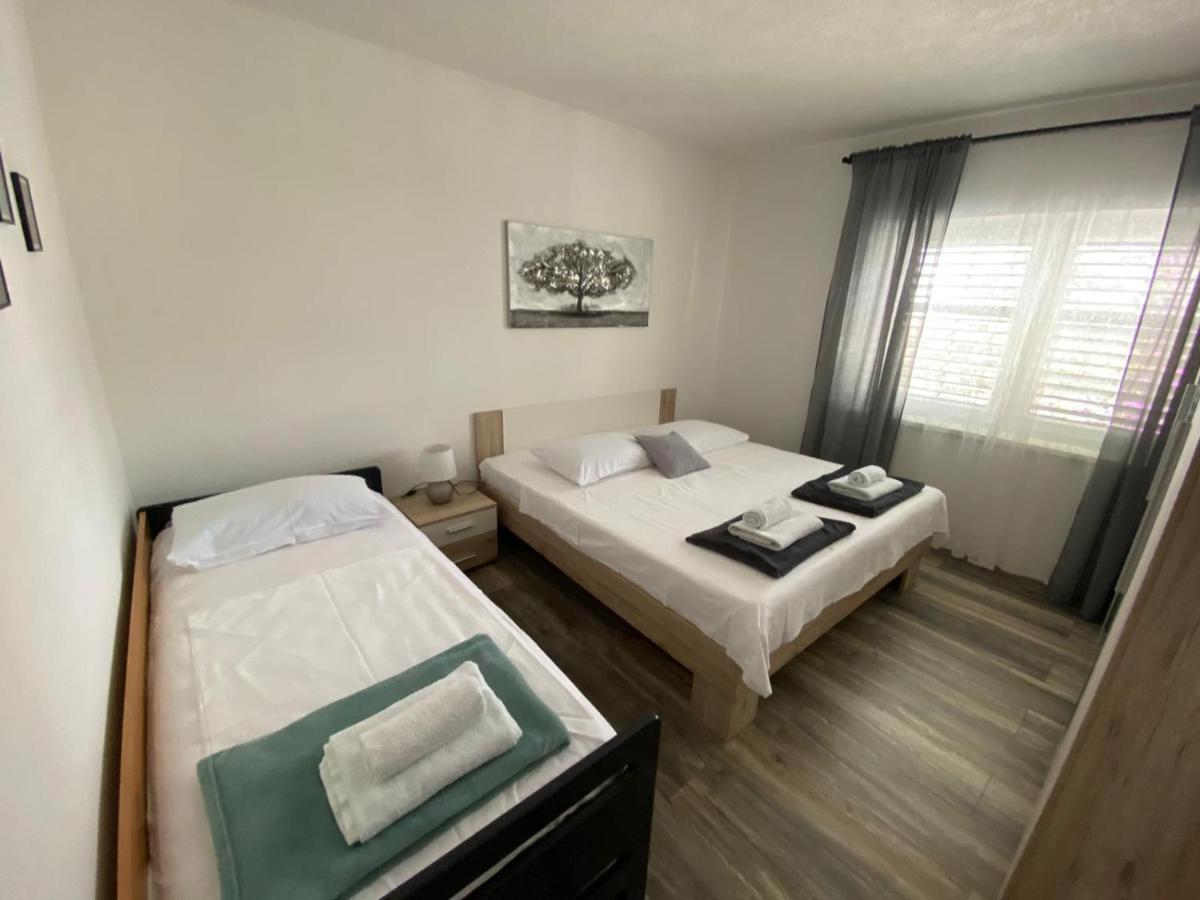 Apartmani Juricev Vodice Cameră foto