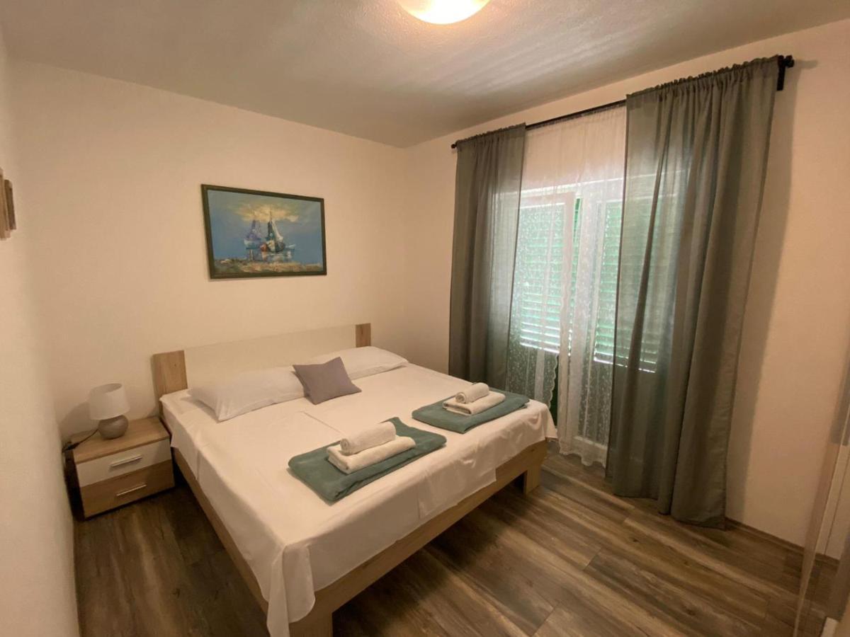 Apartmani Juricev Vodice Cameră foto