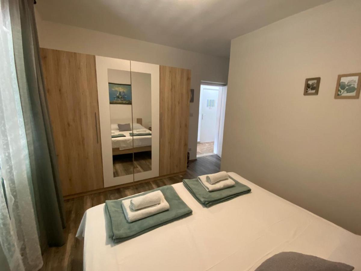 Apartmani Juricev Vodice Cameră foto