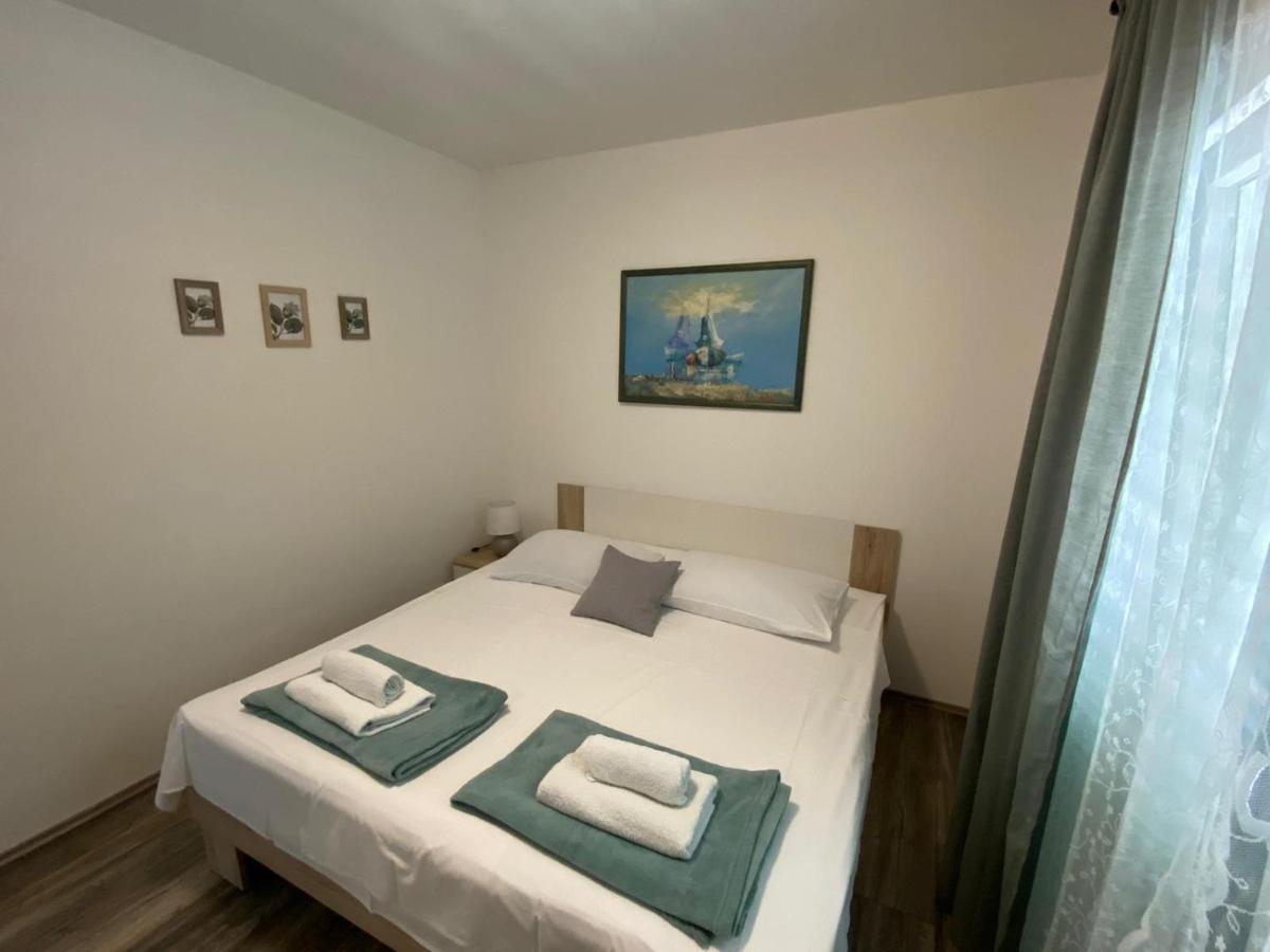 Apartmani Juricev Vodice Cameră foto
