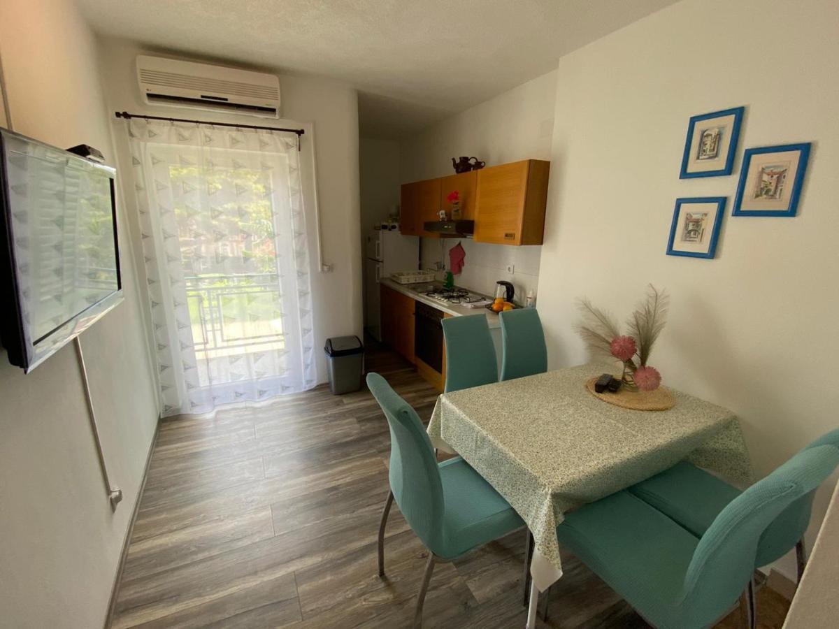 Apartmani Juricev Vodice Cameră foto